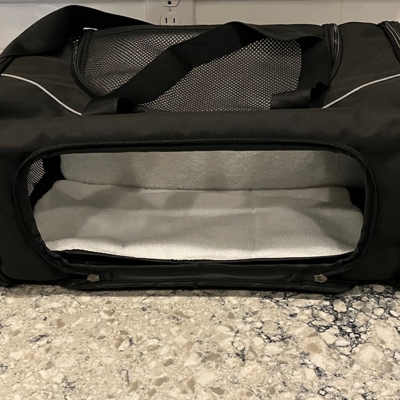 Petsfit Black Pet Carrier 19”x9”x12” - Picture 7 of 13